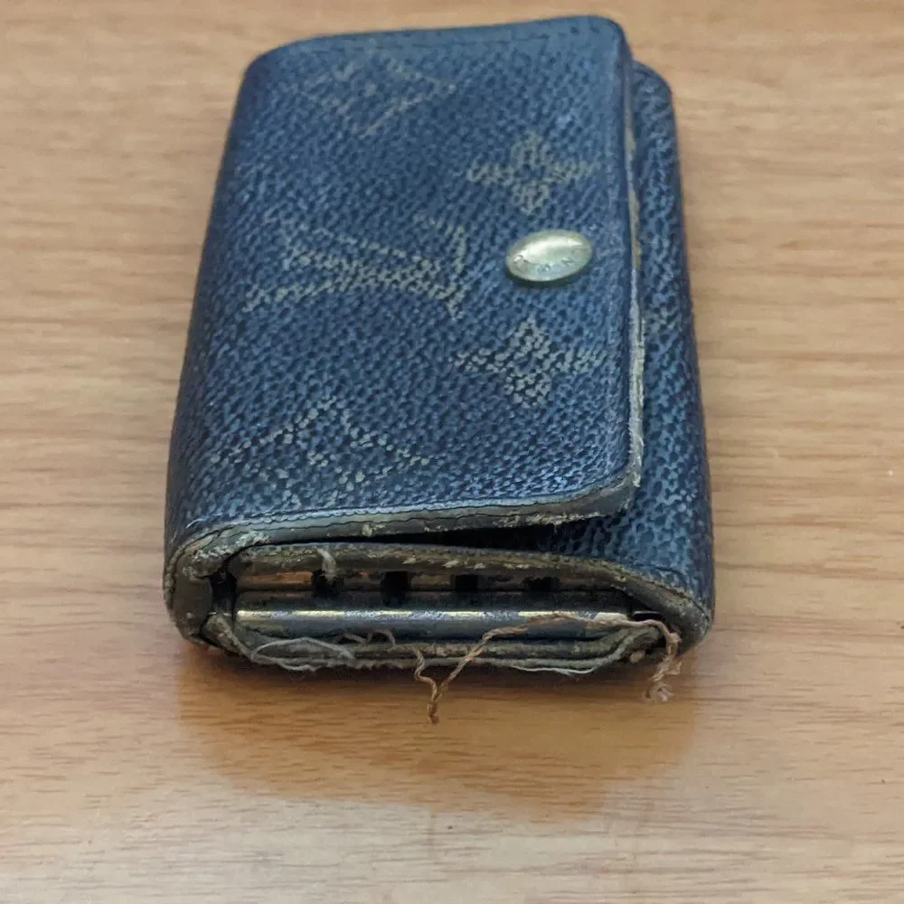 Louis Vuitton Key Holder/Wallet #310💥PRICE DROP💥